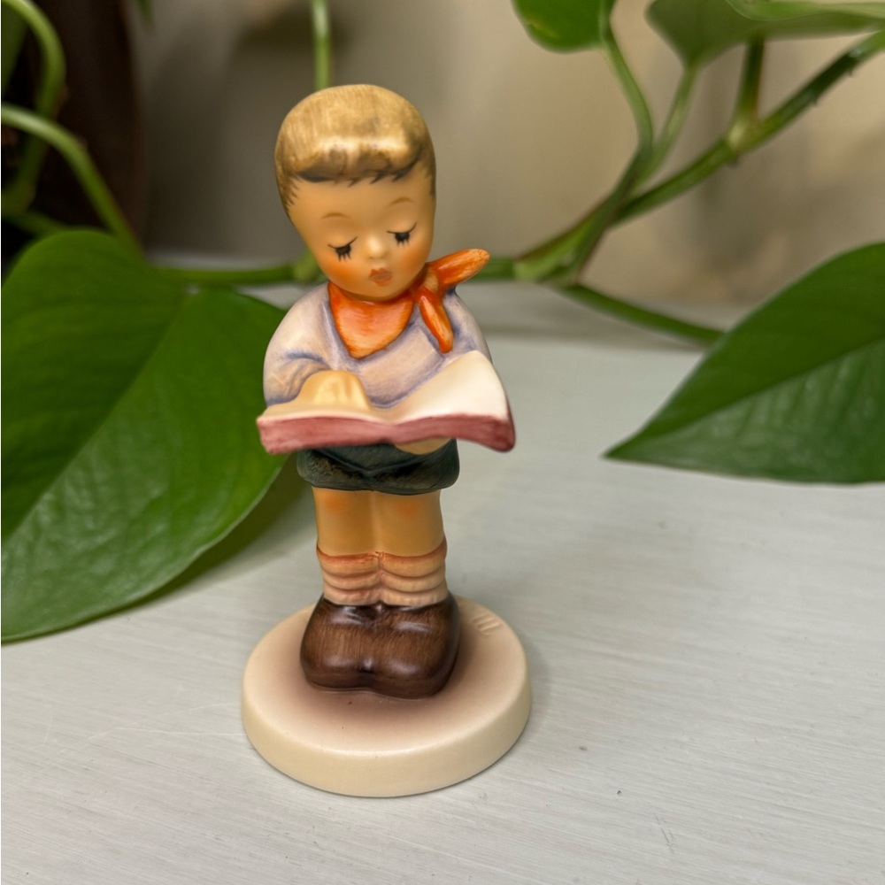 Goebel Hummel “Honor Student” #2087/B TMK-8 | Young Boy with Book | Teacher Gift
